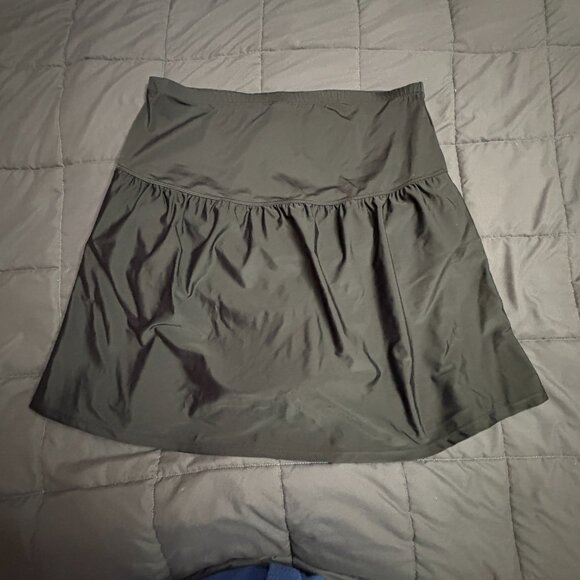 Island Escape Plus Size Tummy-Control Swim Skirt - Size: 22W - NWT - Picture 2 of 14